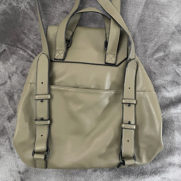 Green Draw String Leather backpack - Picture 10 of 10
